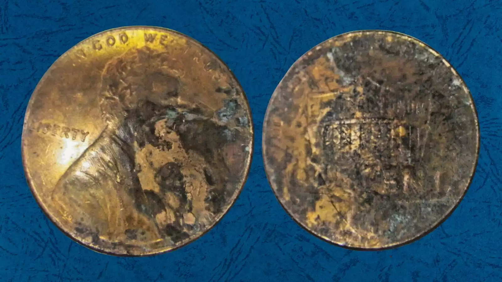 2015 penny lamination error showing copper plating peeling from zinc core